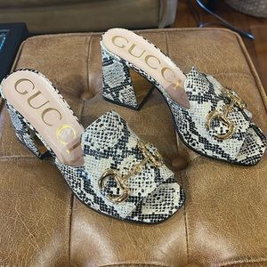 Gucci slide sandal size 37